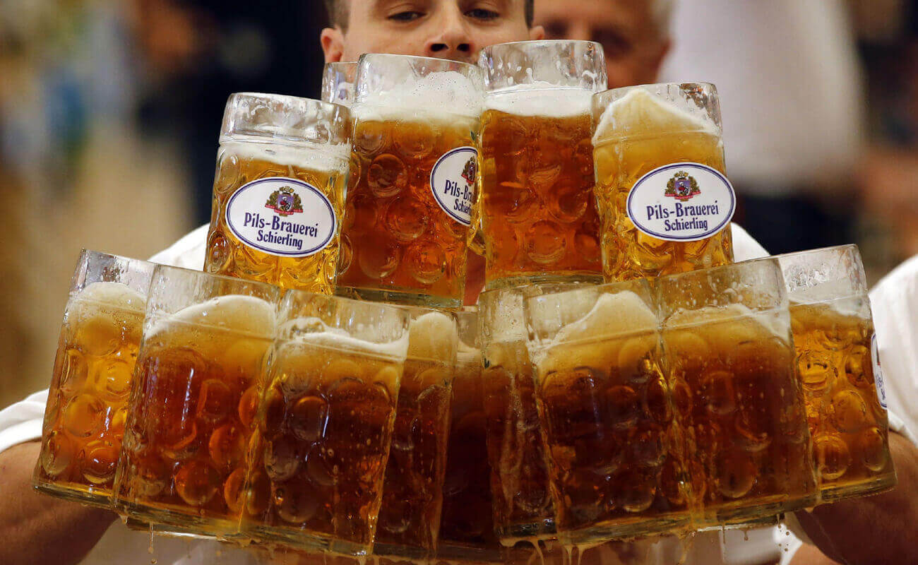 What is an Oktoberfest Waiter Called in German?